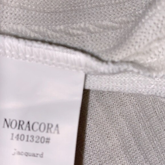 Noracora white top size large - Picture 5 of 7